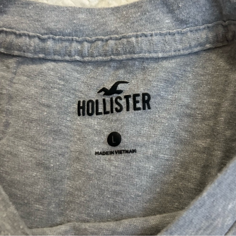 Hollister Gray Short Sleeve Tee - Picture 7 of 10